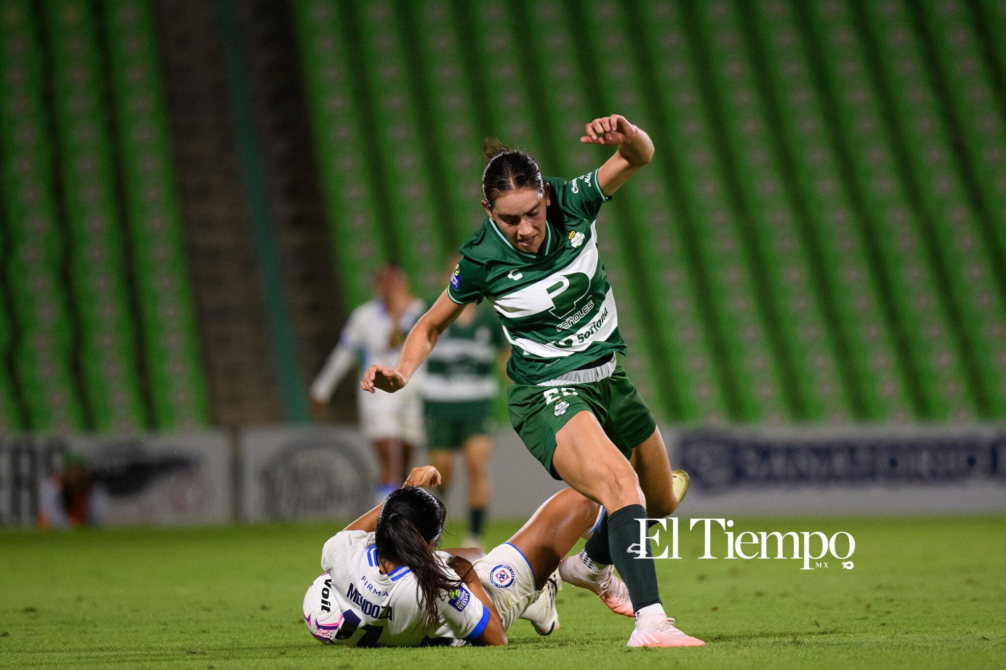 Santos Laguna vs Cruz Azul | Liga MX Femenil — Jornada 8

#LigaMXFemenil #Jornada8 #SantosFemenil #SantosLaguna #CruzAzulFemenil #CruzAzul #FutbolFemenil #FutbolFemenino #Soccer #Jugadoras #NikonMX #Torreon #FutbolMexicano #FotografiaDeportiva #WomenInSoccer