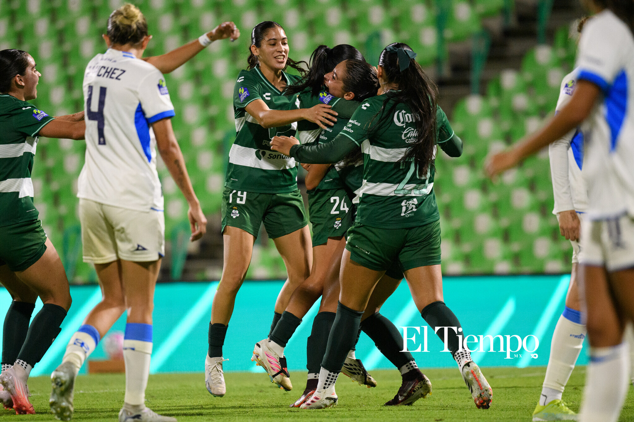 Santos Laguna vs Cruz Azul | Liga MX Femenil — Jornada 8

#LigaMXFemenil #Jornada8 #SantosFemenil #SantosLaguna #CruzAzulFemenil #CruzAzul #FutbolFemenil #FutbolFemenino #Soccer #Jugadoras #NikonMX #Torreon #FutbolMexicano #FotografiaDeportiva #WomenInSoccer
