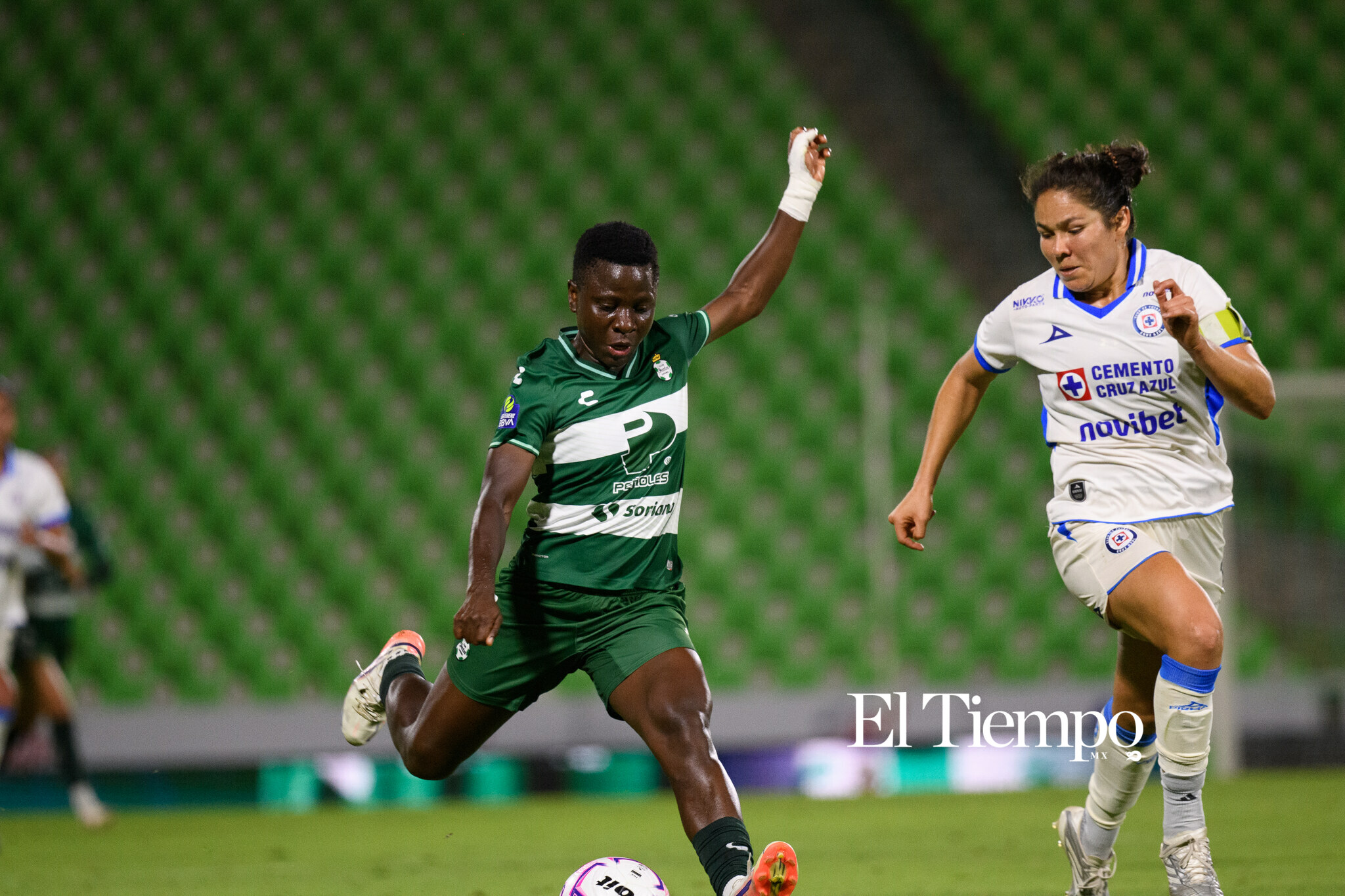 Santos Laguna vs Cruz Azul | Liga MX Femenil — Jornada 8

#LigaMXFemenil #Jornada8 #SantosFemenil #SantosLaguna #CruzAzulFemenil #CruzAzul #FutbolFemenil #FutbolFemenino #Soccer #Jugadoras #NikonMX #Torreon #FutbolMexicano #FotografiaDeportiva #WomenInSoccer