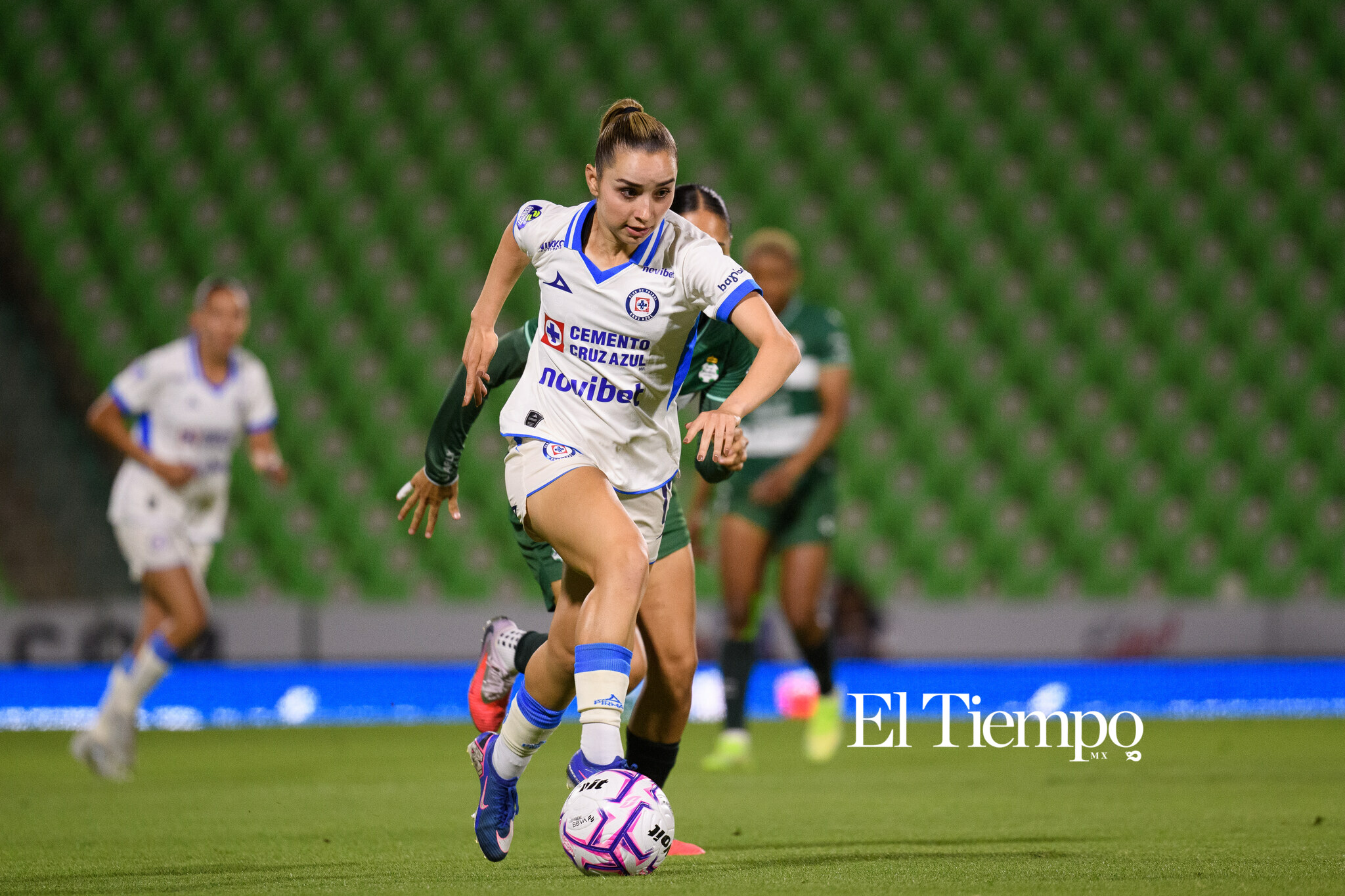 Santos Laguna vs Cruz Azul | Liga MX Femenil — Jornada 8

#LigaMXFemenil #Jornada8 #SantosFemenil #SantosLaguna #CruzAzulFemenil #CruzAzul #FutbolFemenil #FutbolFemenino #Soccer #Jugadoras #NikonMX #Torreon #FutbolMexicano #FotografiaDeportiva #WomenInSoccer