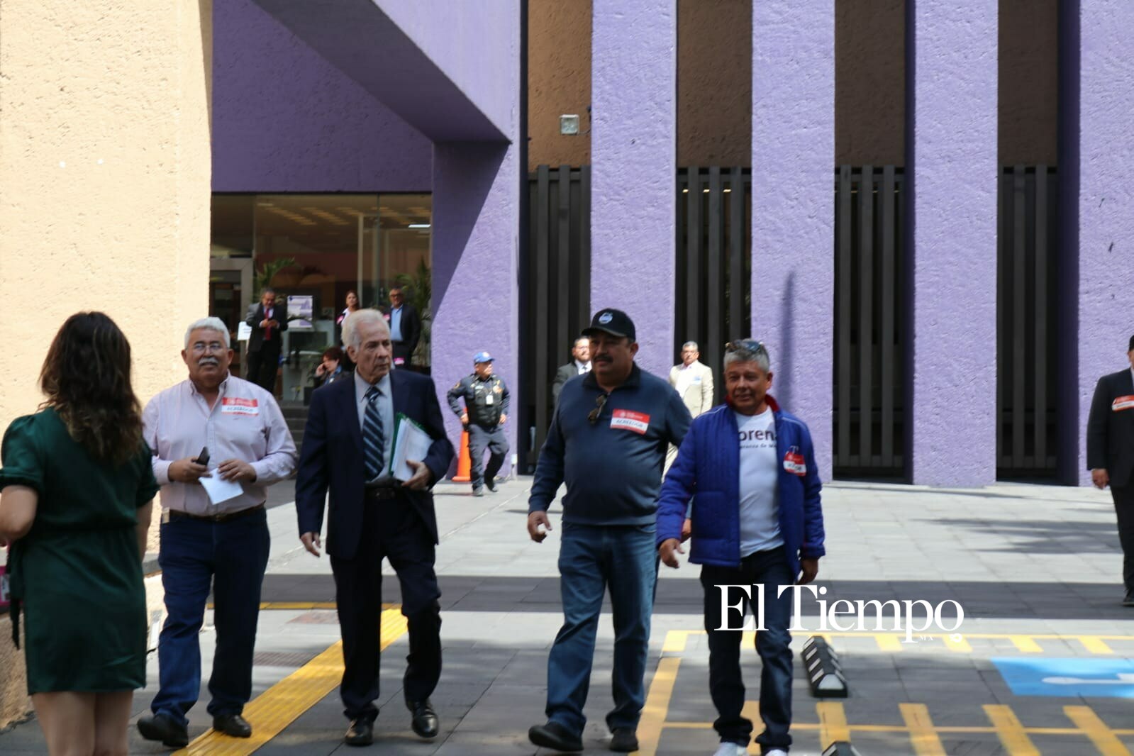 Momentos donde va saliendo el nuevo dueño de AHMSA