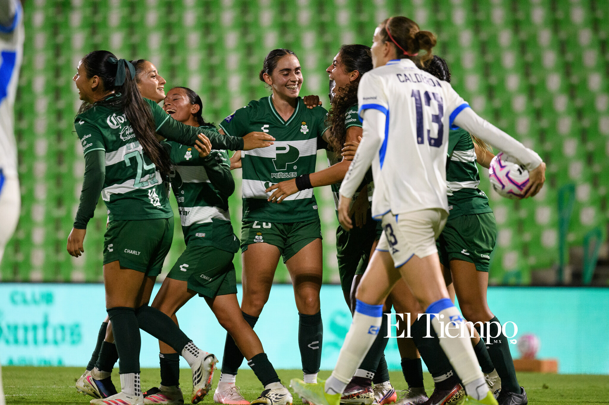 Santos Laguna vs Cruz Azul | Liga MX Femenil — Jornada 8

#LigaMXFemenil #Jornada8 #SantosFemenil #SantosLaguna #CruzAzulFemenil #CruzAzul #FutbolFemenil #FutbolFemenino #Soccer #Jugadoras #NikonMX #Torreon #FutbolMexicano #FotografiaDeportiva #WomenInSoccer