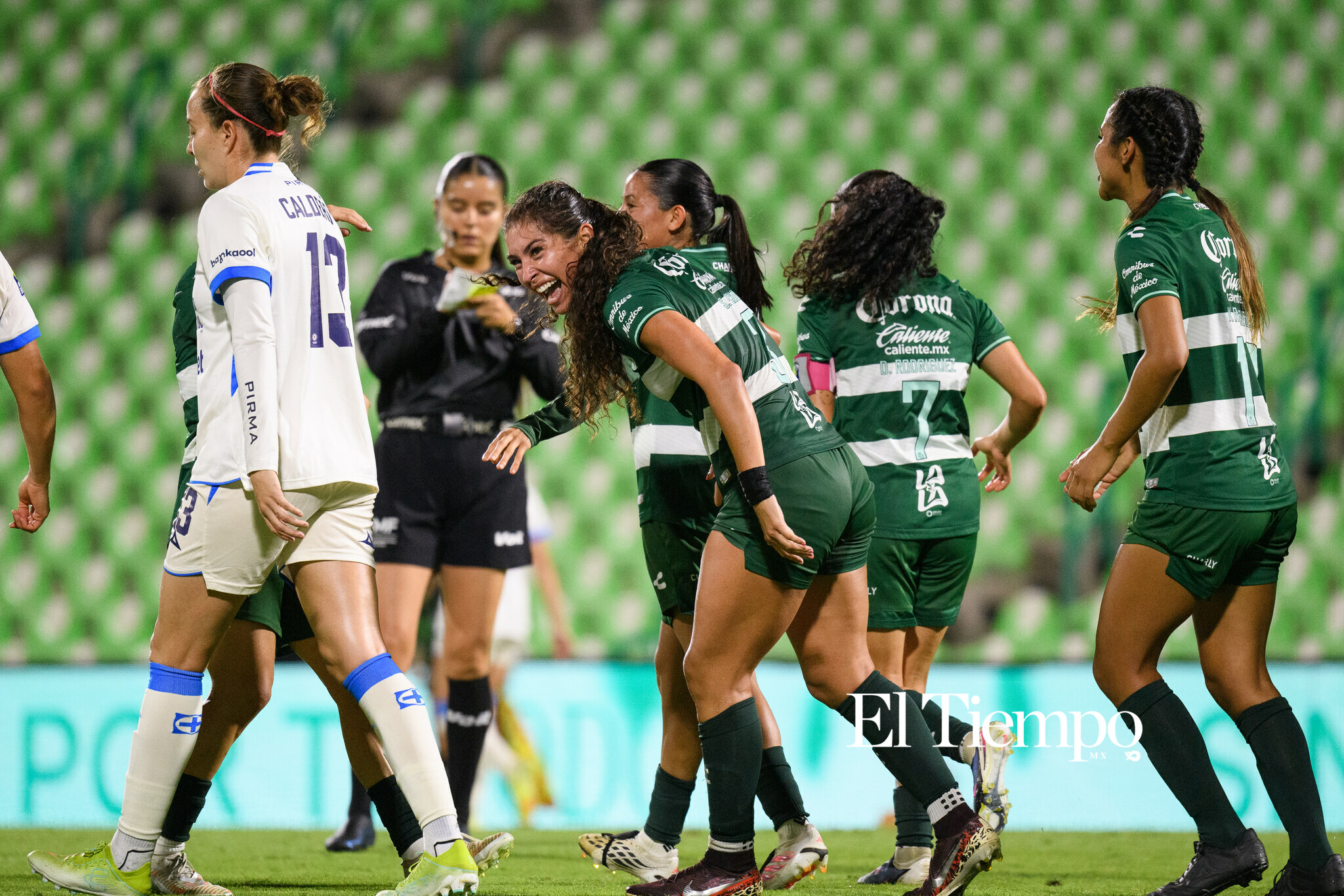 Santos Laguna vs Cruz Azul | Liga MX Femenil — Jornada 8

#LigaMXFemenil #Jornada8 #SantosFemenil #SantosLaguna #CruzAzulFemenil #CruzAzul #FutbolFemenil #FutbolFemenino #Soccer #Jugadoras #NikonMX #Torreon #FutbolMexicano #FotografiaDeportiva #WomenInSoccer