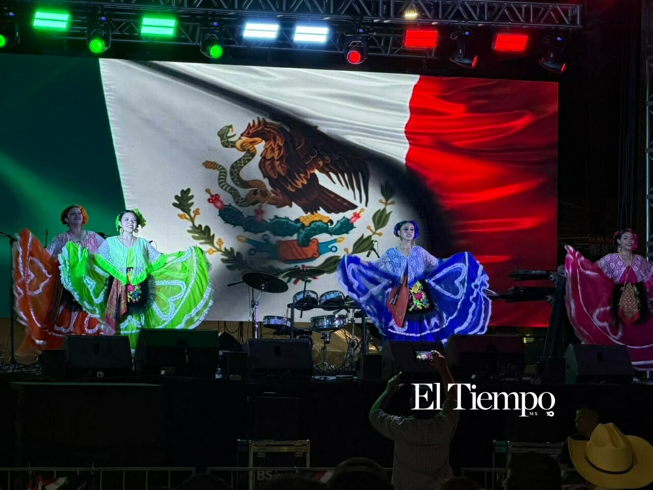 Presentaciones artísticas y culturales, previo al grito de independencia en la ciudad de Monclova, Coahuila.
