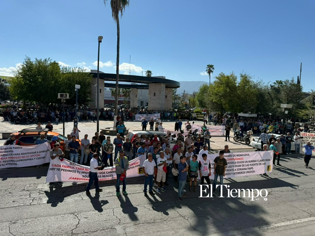 💢Así se vivió la marcha pacífica de los obreros de AHMSA en Monclova