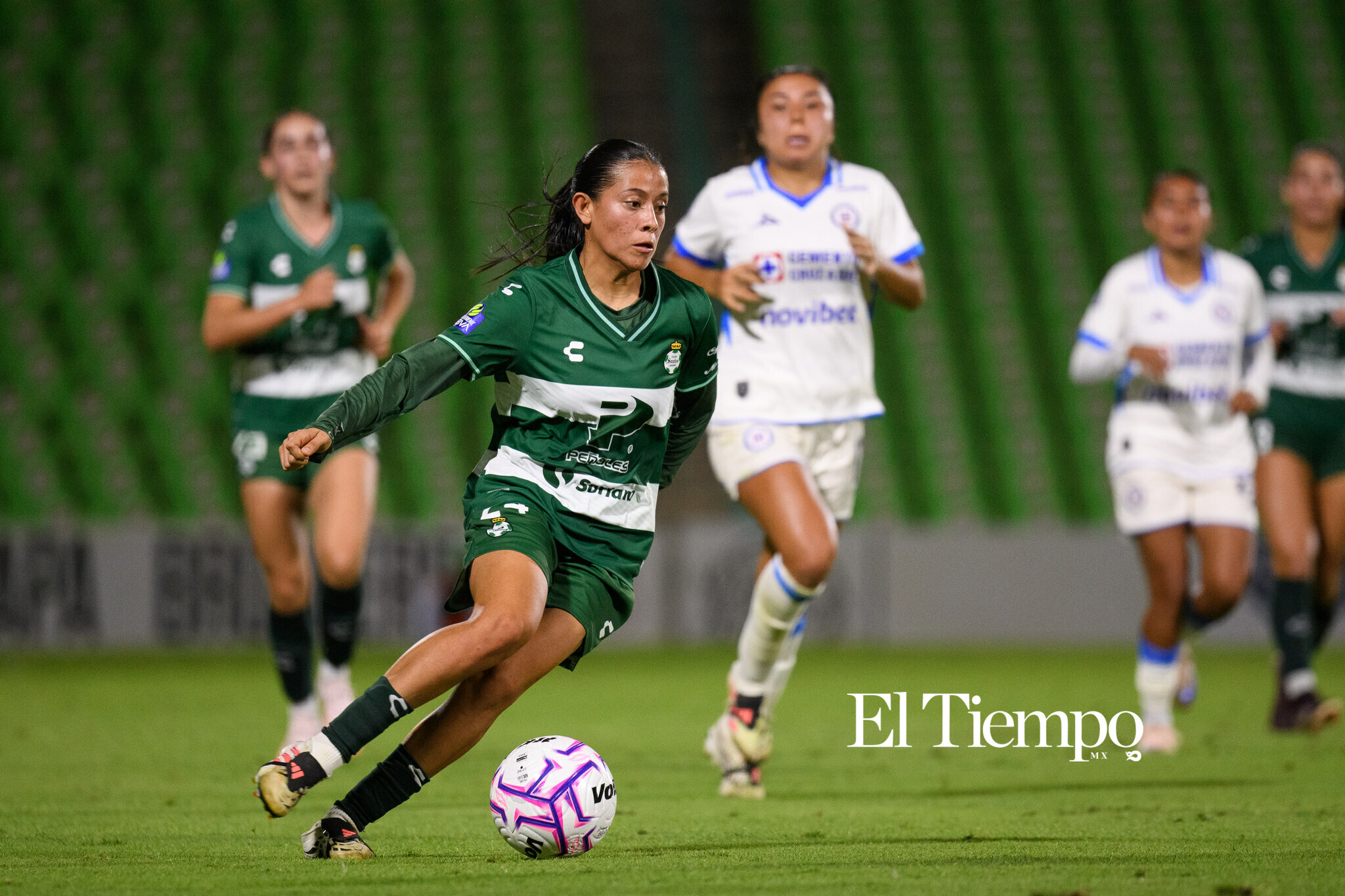 Santos Laguna vs Cruz Azul | Liga MX Femenil — Jornada 8

#LigaMXFemenil #Jornada8 #SantosFemenil #SantosLaguna #CruzAzulFemenil #CruzAzul #FutbolFemenil #FutbolFemenino #Soccer #Jugadoras #NikonMX #Torreon #FutbolMexicano #FotografiaDeportiva #WomenInSoccer