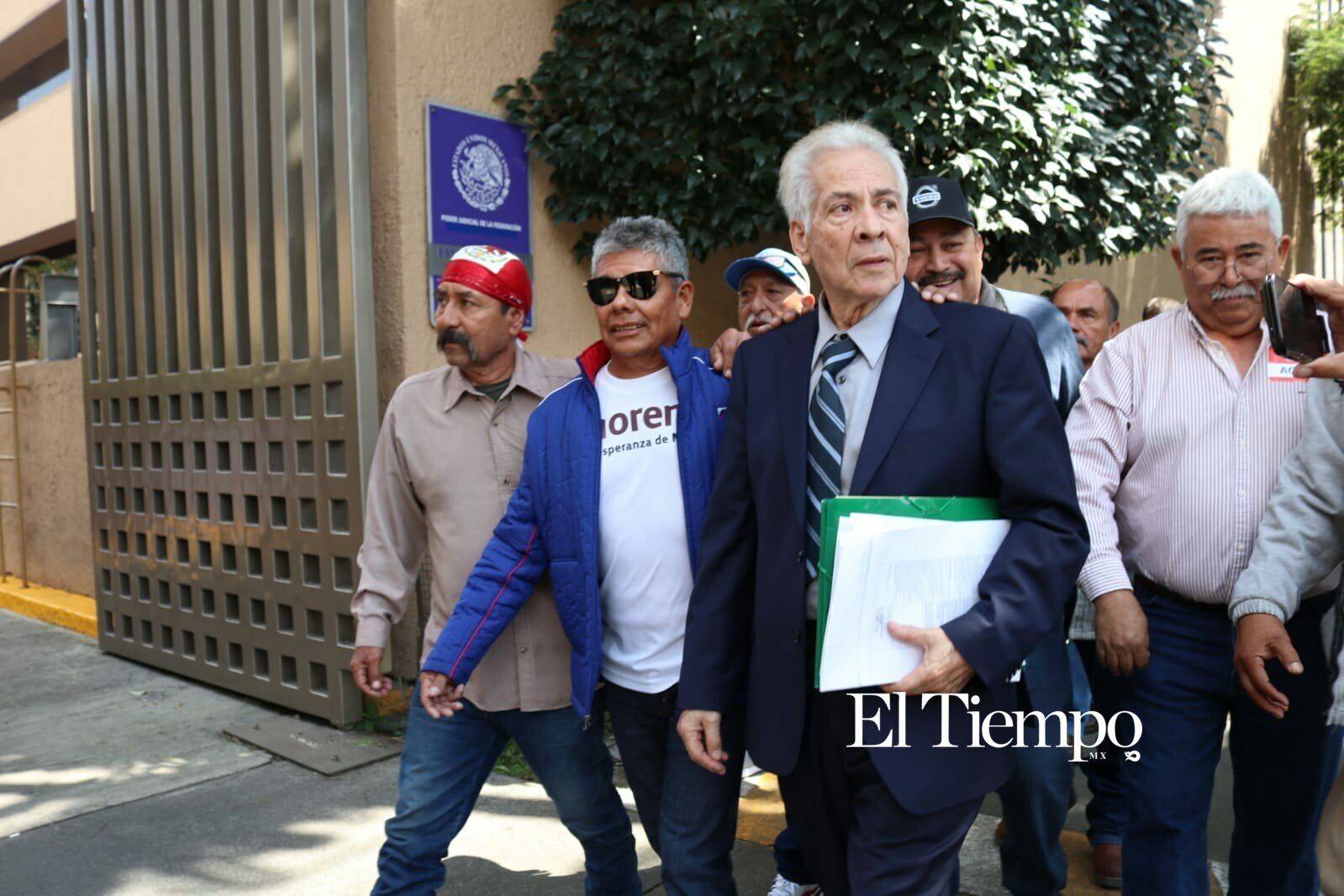 Momentos donde va saliendo el nuevo dueño de AHMSA