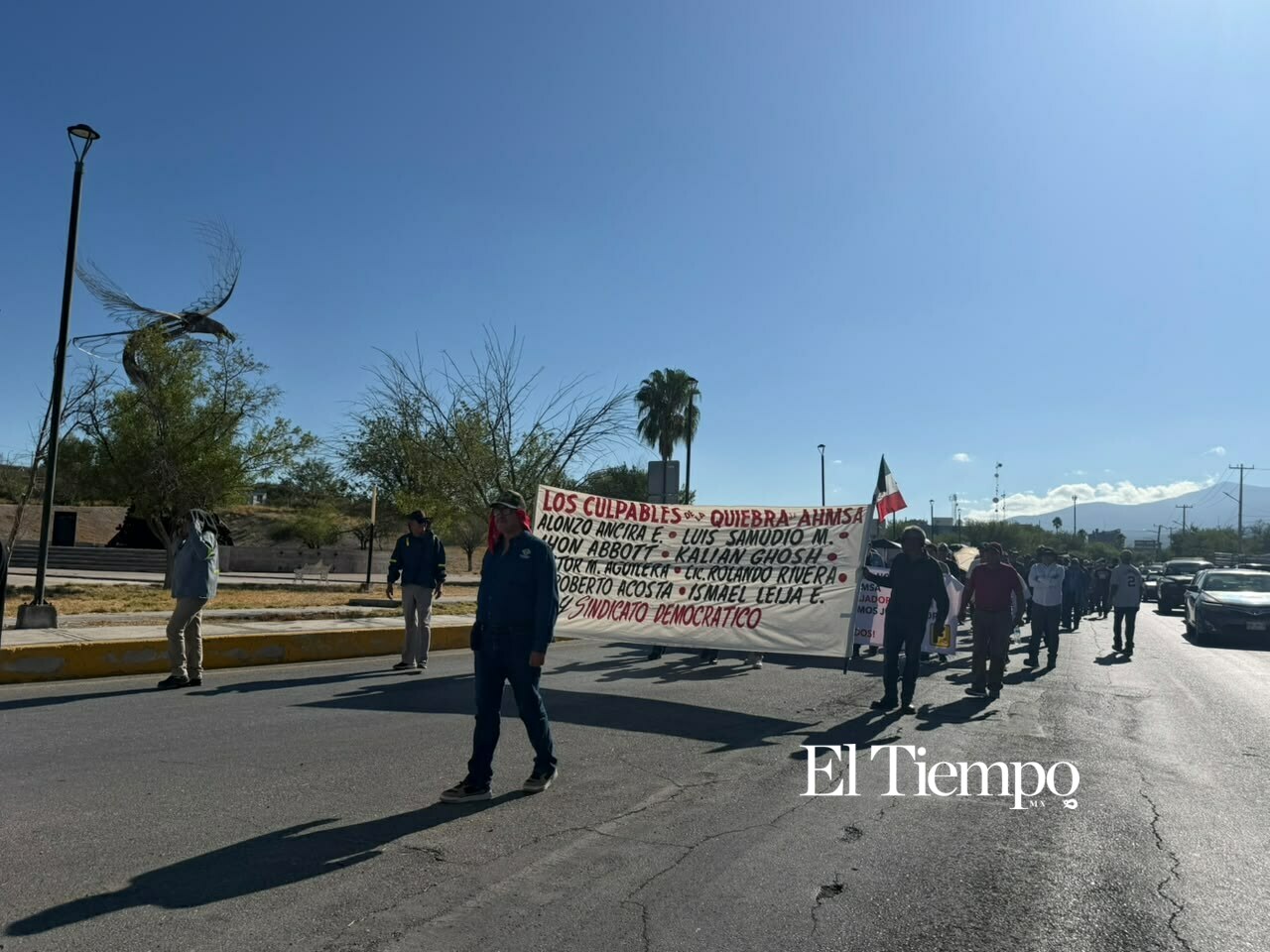 💢Así se vivió la marcha pacífica de los obreros de AHMSA en Monclova