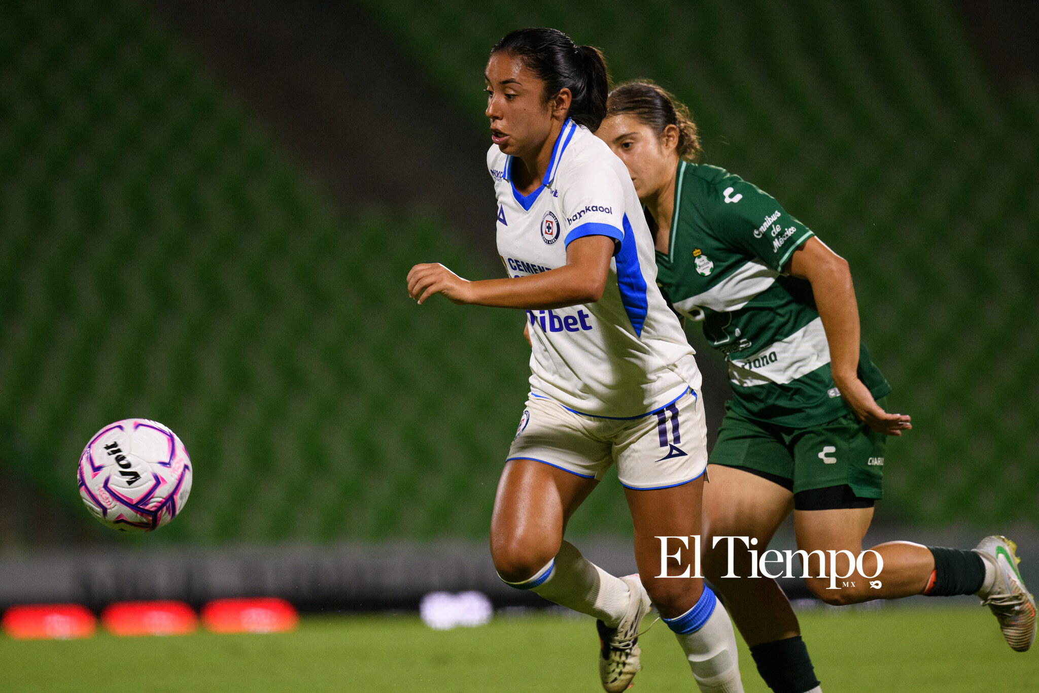 Santos Laguna vs Cruz Azul | Liga MX Femenil — Jornada 8

#LigaMXFemenil #Jornada8 #SantosFemenil #SantosLaguna #CruzAzulFemenil #CruzAzul #FutbolFemenil #FutbolFemenino #Soccer #Jugadoras #NikonMX #Torreon #FutbolMexicano #FotografiaDeportiva #WomenInSoccer