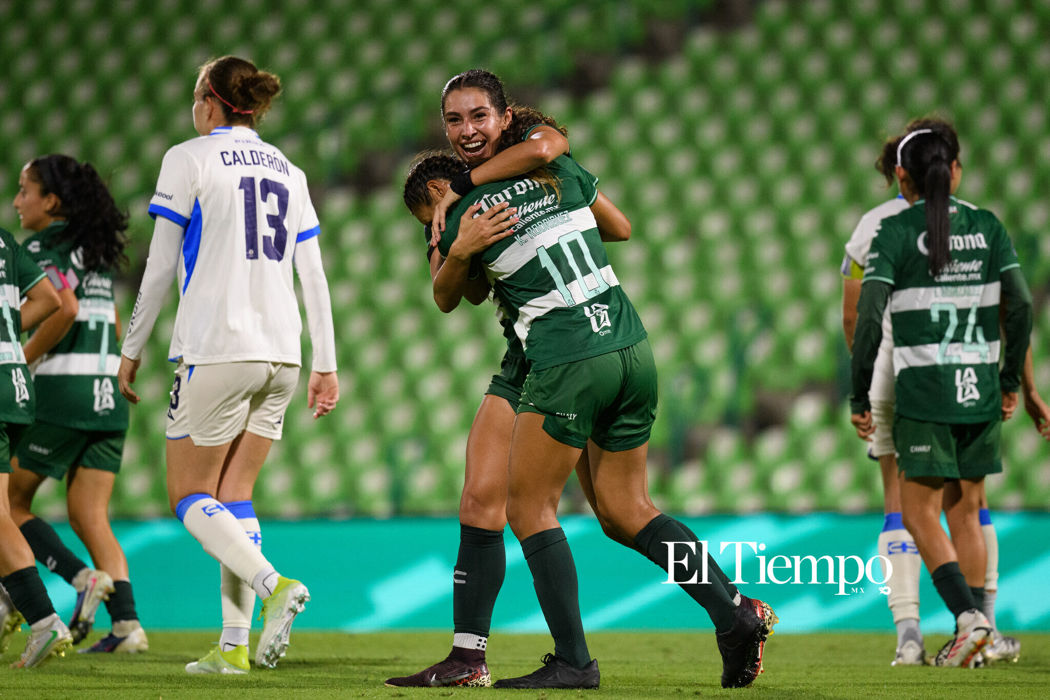 Santos Laguna vs Cruz Azul | Liga MX Femenil — Jornada 8

#LigaMXFemenil #Jornada8 #SantosFemenil #SantosLaguna #CruzAzulFemenil #CruzAzul #FutbolFemenil #FutbolFemenino #Soccer #Jugadoras #NikonMX #Torreon #FutbolMexicano #FotografiaDeportiva #WomenInSoccer