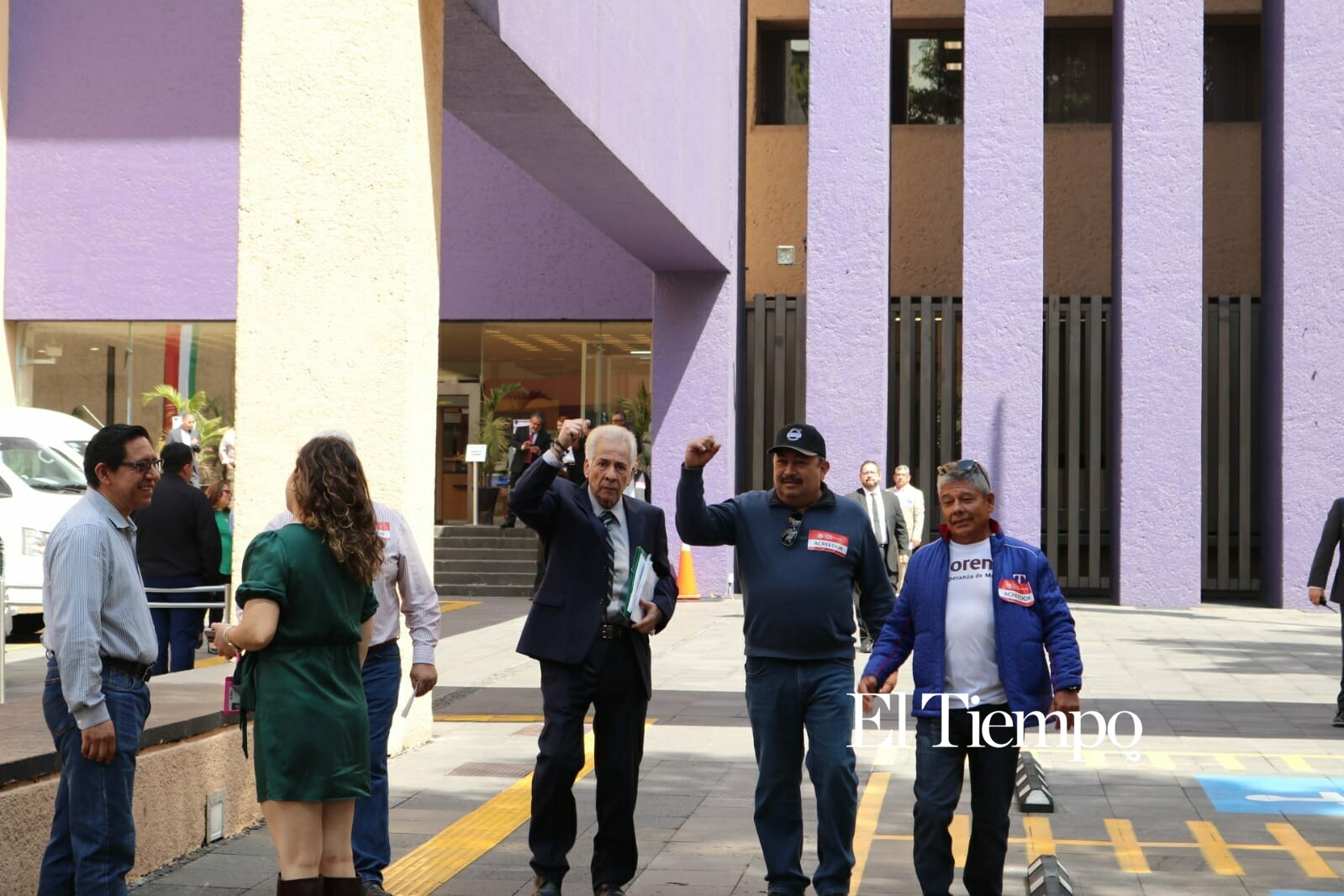 Momentos donde va saliendo el nuevo dueño de AHMSA