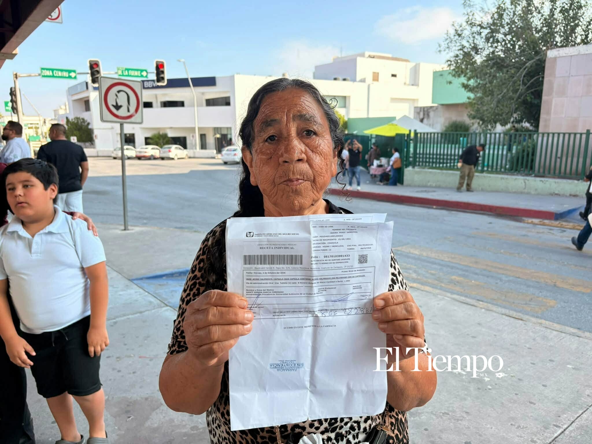 Manifestacion de trabajadores del IMSS de la clínica 7 en Monclova