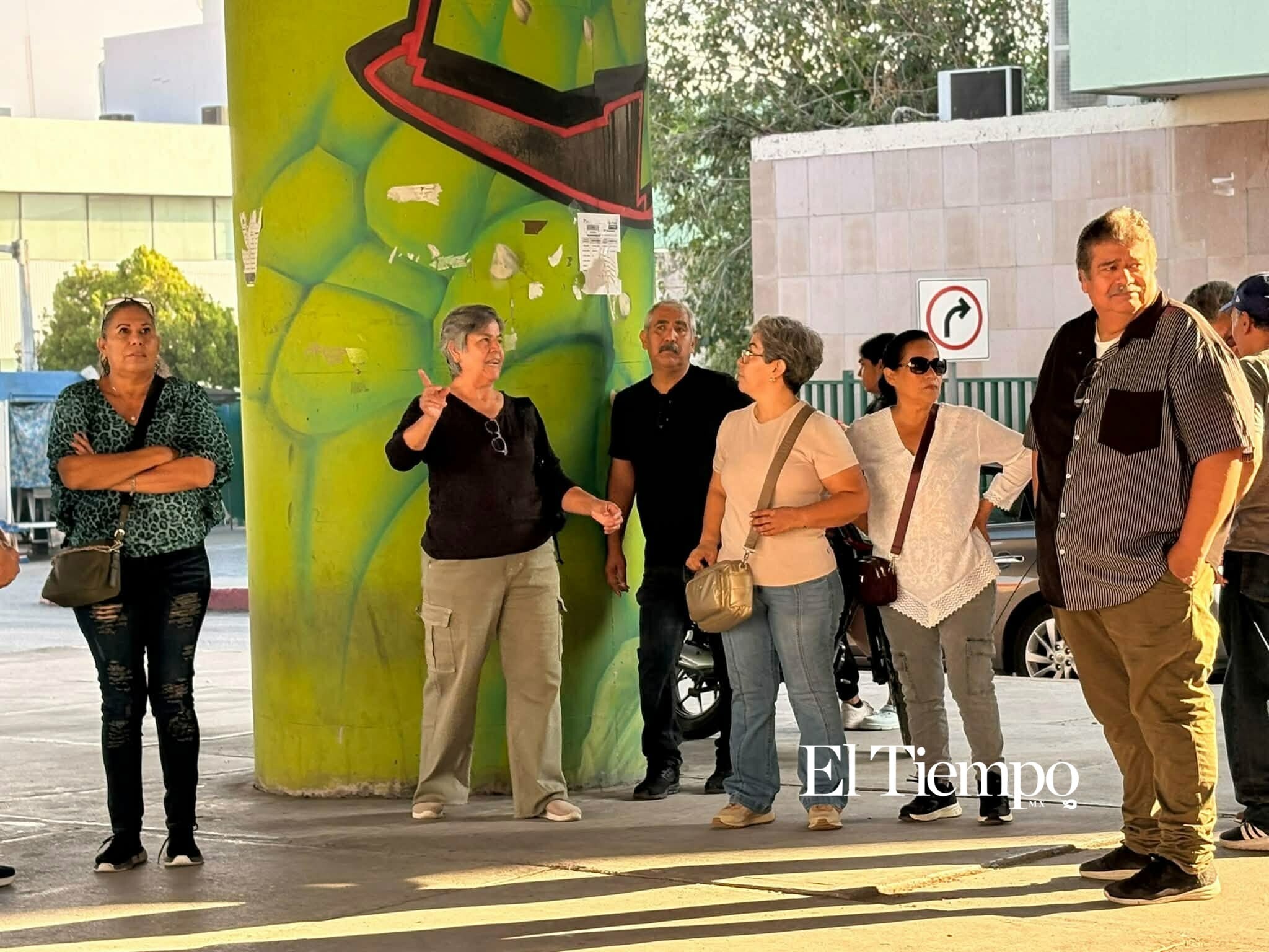 Manifestacion de trabajadores del IMSS de la clínica 7 en Monclova