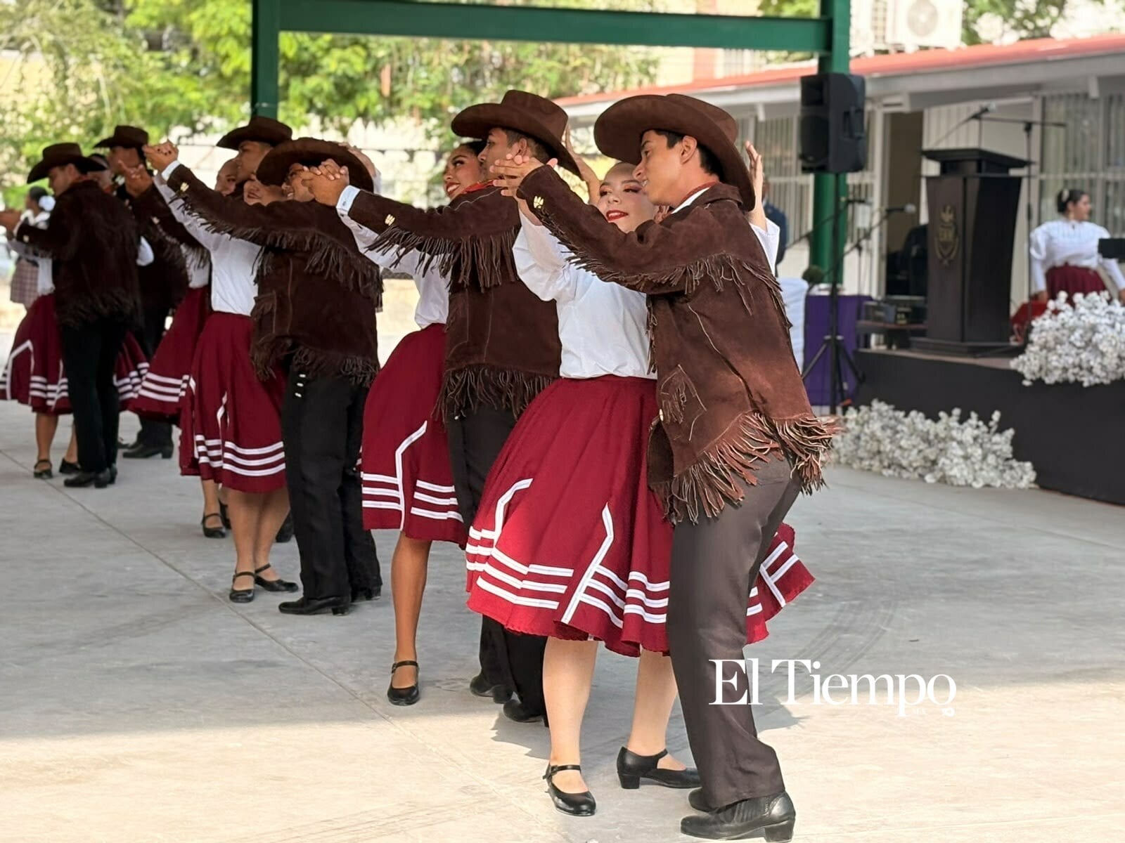 Normal de Monclova celebra ocho años con 428 alumnos