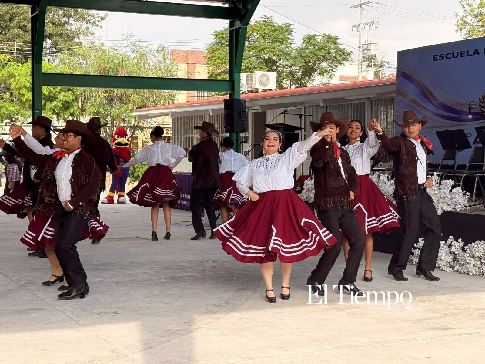 Normal de Monclova celebra ocho años con 428 alumnos
