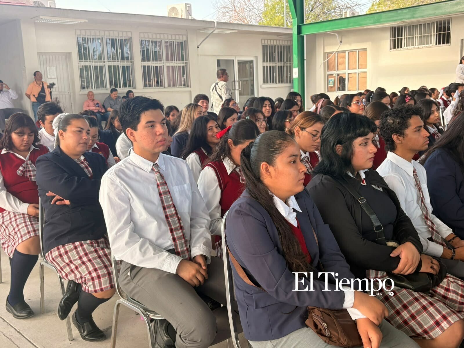 Normal de Monclova celebra ocho años con 428 alumnos