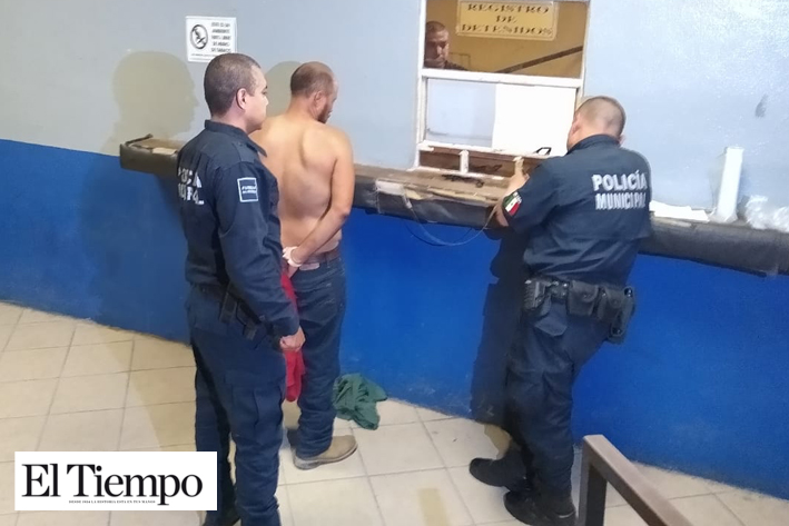 Arremete Vs sus familiares