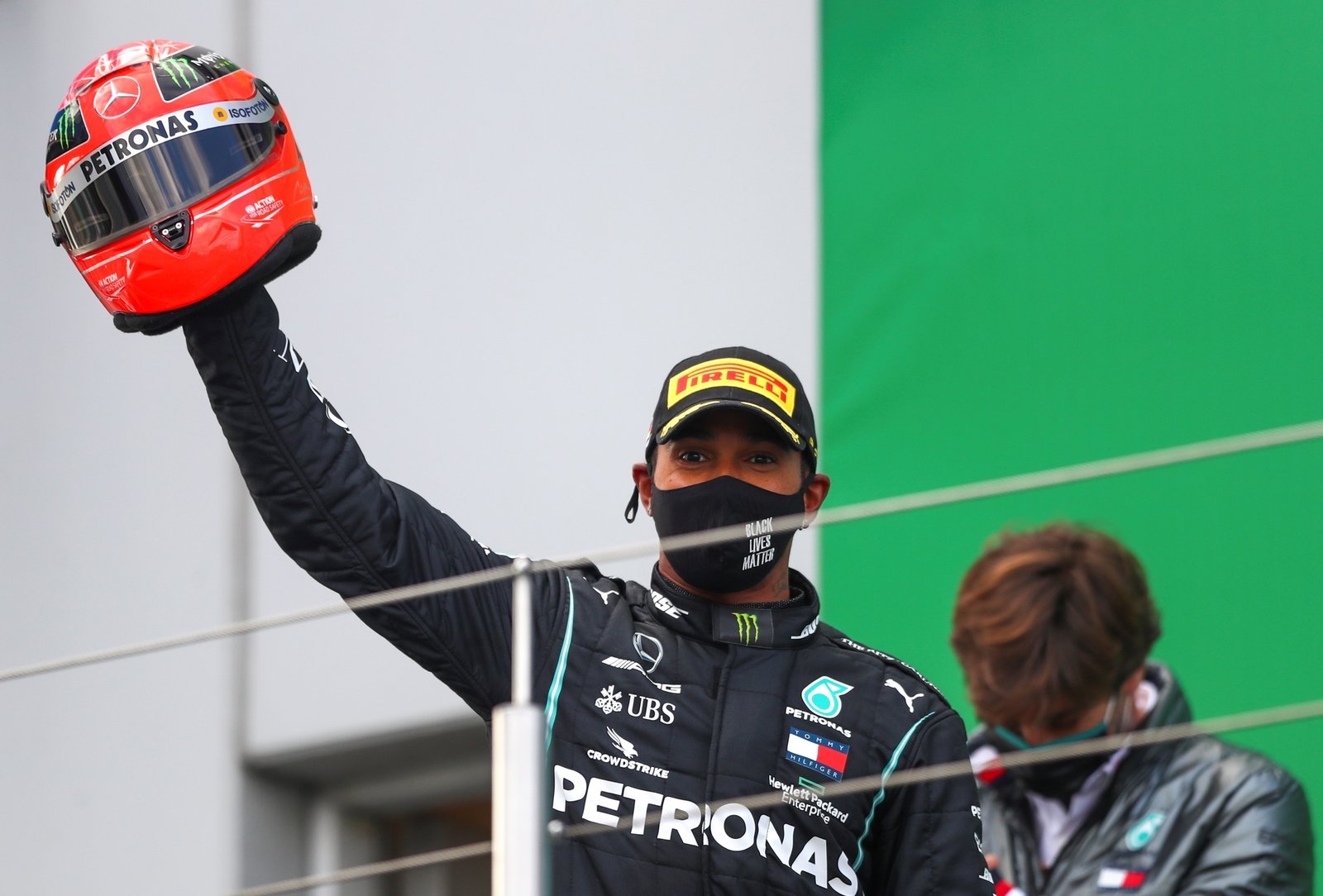 Hamilton iguala el récord de Schumacher tras ganar el Gran Premio Eifel en Nürburgring