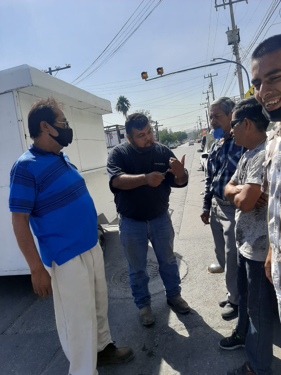 Estafa UDC a taxistas en Monclova; les prometen gasolina para participar en caravana con vales sin fondo