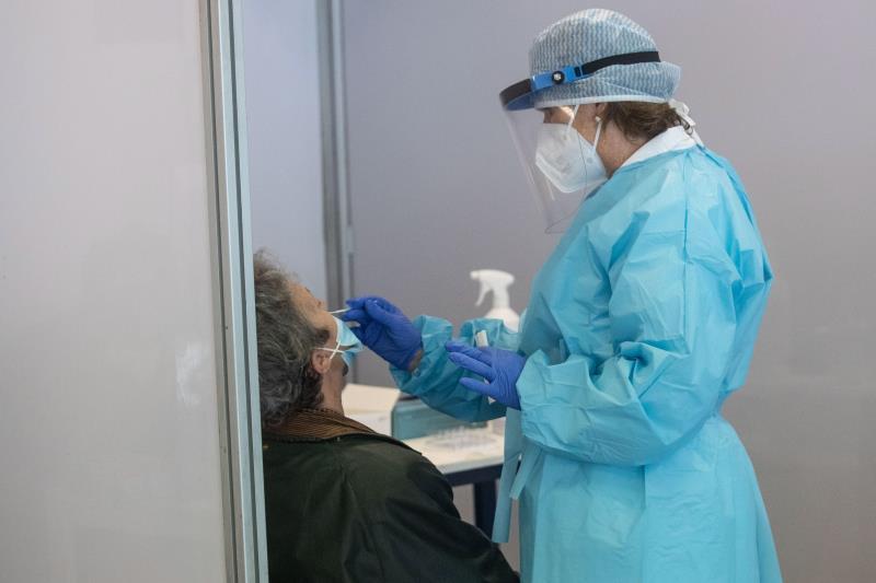 Italia marca un nuevo récord al rozar los 22,000 contagios en el último día