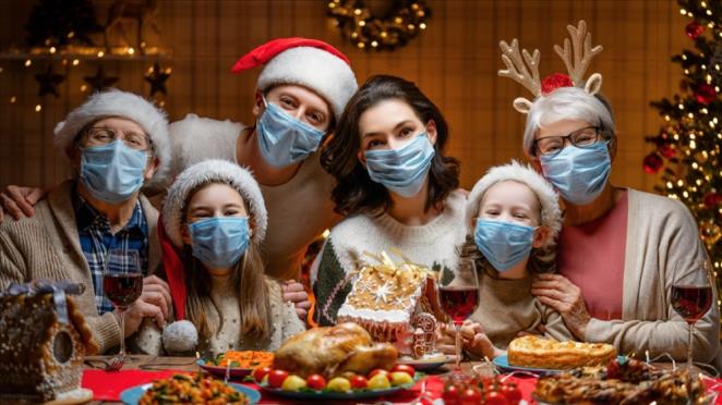 ¿Vas a celebrar Navidad en familia? Sigue estos consejos contra el COVID-19: El objetivo es evitar exponerse al virus o transmitirlo a otra persona si se está infectado