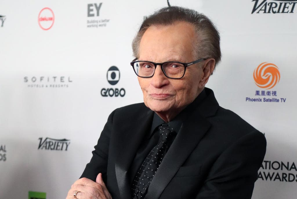 Fallece Larry King, famoso presentador de televisión : Había sido ingresado a un hospital por COVID-19