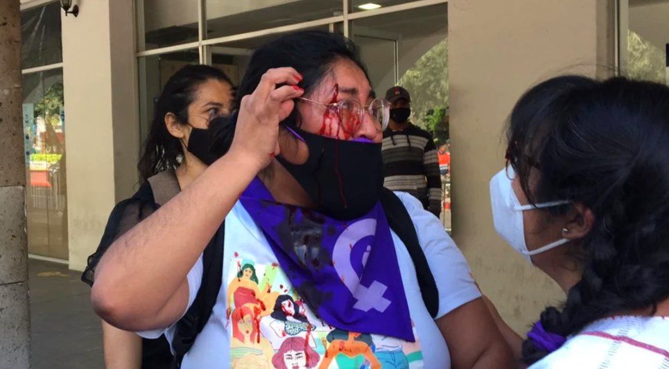 VIDEO: Golpean a manifestante contra Félix Salgado Macedonio en gira de AMLO: La activista resultó herida en la cabeza