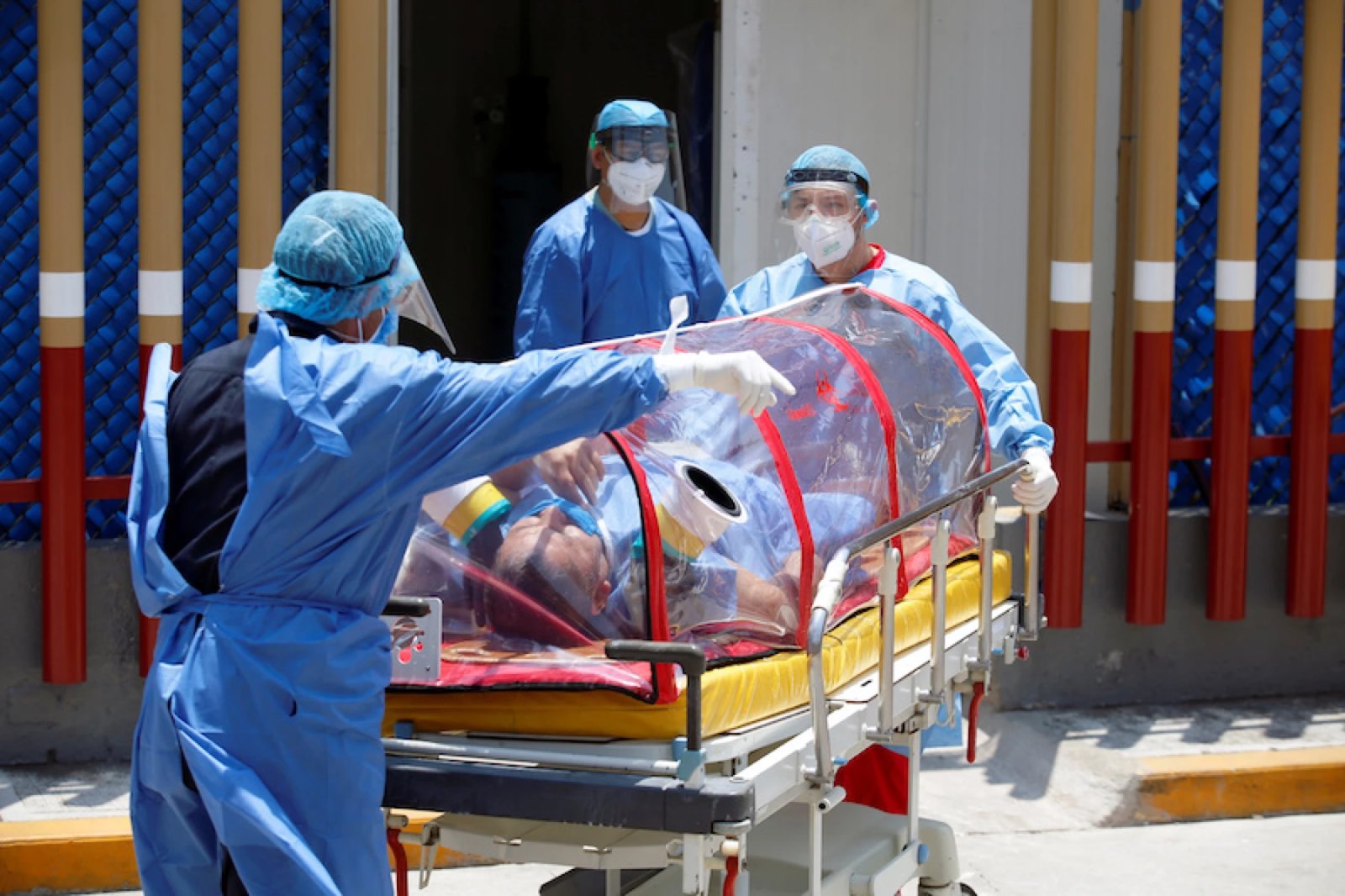 COVID-19: 233 mil 958 las defunciones por coronavirus en México