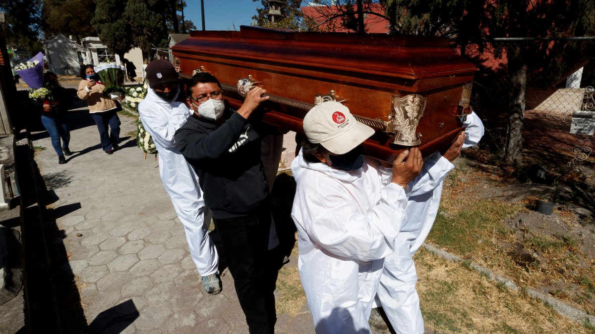 COVID-19: 234 mil 969 las defunciones por coronavirus en México