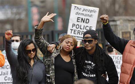 Manifestantes exigen reformar policía en EU por muerte de Tyre Nichols