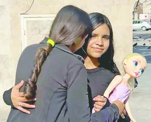 Monclovenses se unen para hacer fiesta de quince años a Marely