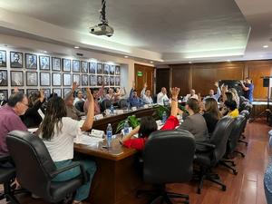 Ayuntamiento aprueba descuento del 50% en refrendo a taxistas 