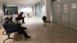 Empleados de ISSSTE trabajan con calor extremo 