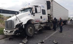 Un accidente de frente resultó en lesiones graves para dos personas