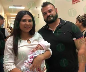 Milagro: Berenice nació con 600 gramos y fue ya dada de alta 