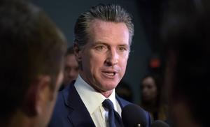 Gavin Newsom ordenará eliminar los campamentos de indigentes, reportan