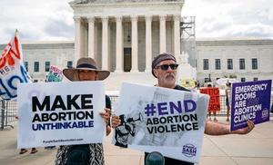 Hispana acusada de asesinato por aborto en Texas podrá demandar a autoridades