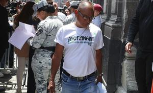 Padres de normalistas de Ayotzinapa se reúnen con AMLO y Sheinbaum