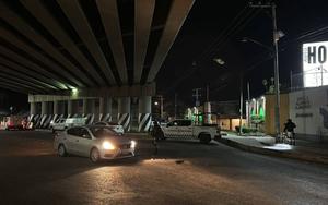 Cuerpos de dos personas son colgados en puente de Rincón de Tamayo, Celaya