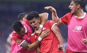 Toluca derrota a Monterrey de forma agónica en el 'Gigante de Acero'