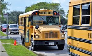 Detienen en Florida a menor de 11 años tras falsa amenaza de bomba en una escuela