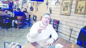 Diputado 'le da jalón de orejas' al director general del IMSS