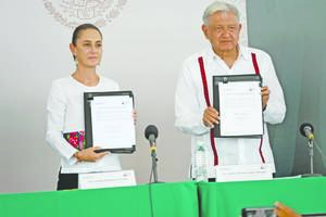 AMLO y Sheinbaum firman convenio para seguir con rescate