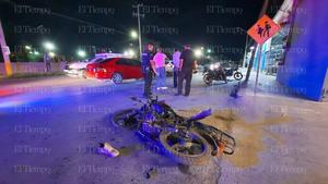 Grave motociclista tras provocar choque en la ciudad deportiva
