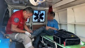 Padre e hijo sobreviven a volcadura