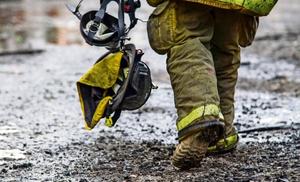 Hombres encapuchados incendian oficinas de verificentro en Celaya