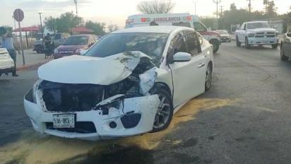 Aparatoso accidente deja daños materiales y lesionados en Piedras Negras