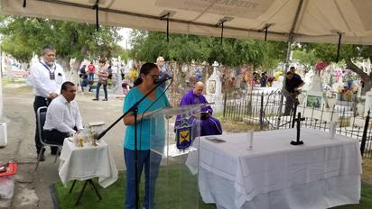 Elevan oraciones por los fieles difuntos en Piedras Negras