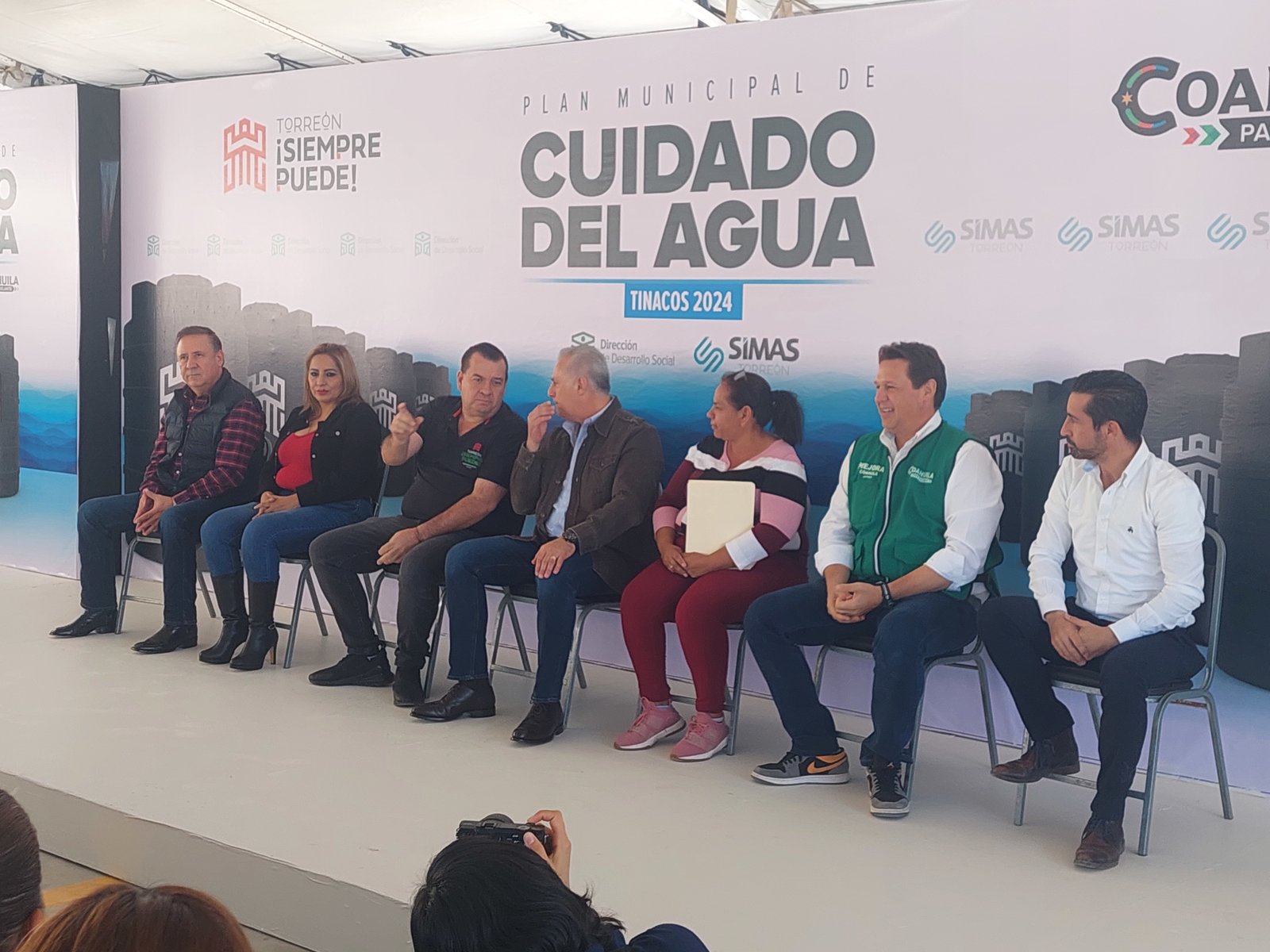 Municipio: Más de 60 mil torreonenses se han beneficiado con el programa de tinacos.