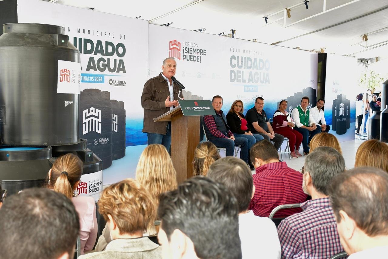 Municipio: Más de 60 mil torreonenses se han beneficiado con el programa de tinacos.